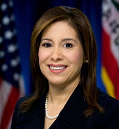 Nora Campos